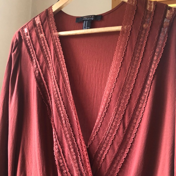 NWOT lace bell sleeve boho top - Picture 3 of 8